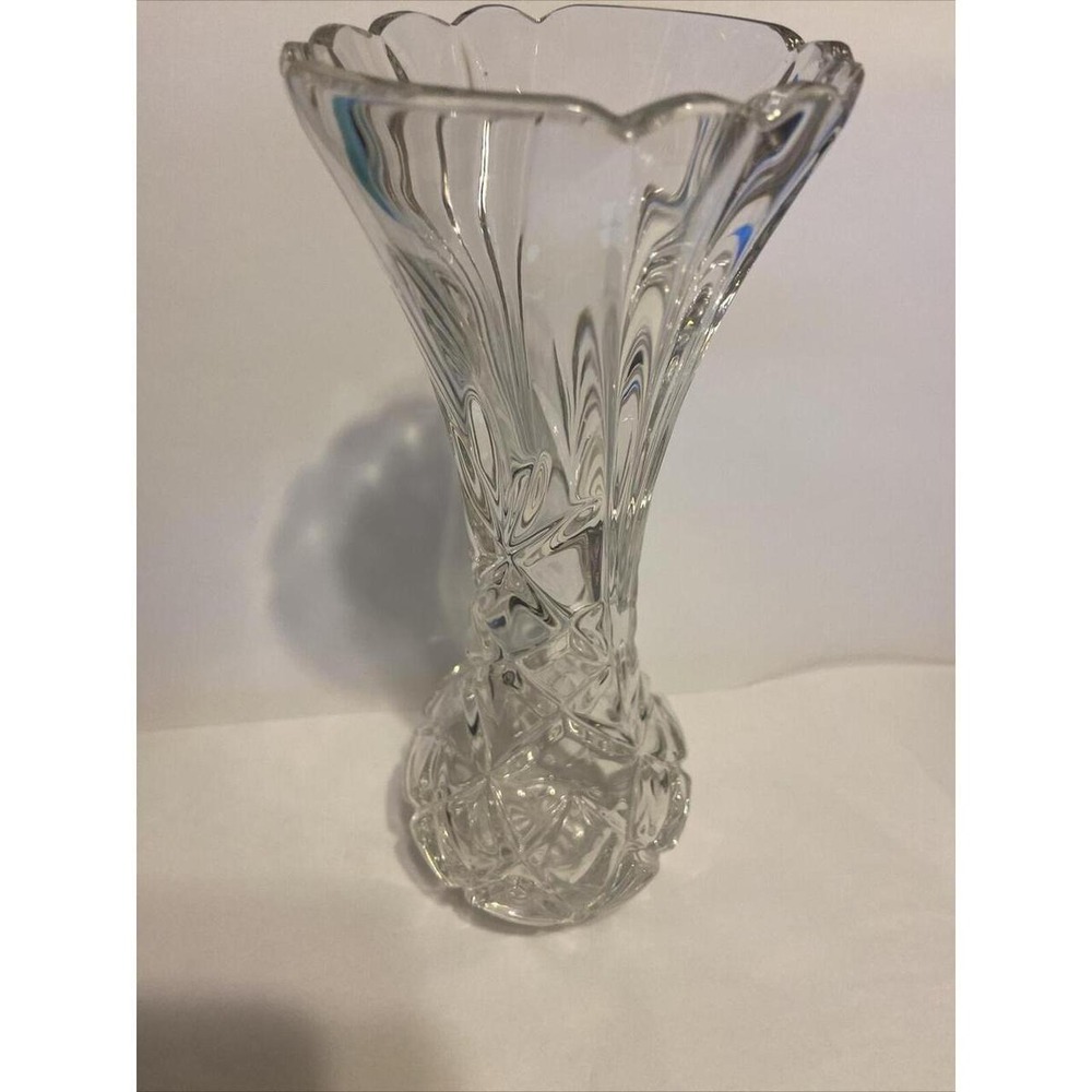 CRYSTAL VASE - Picture 3 of 8